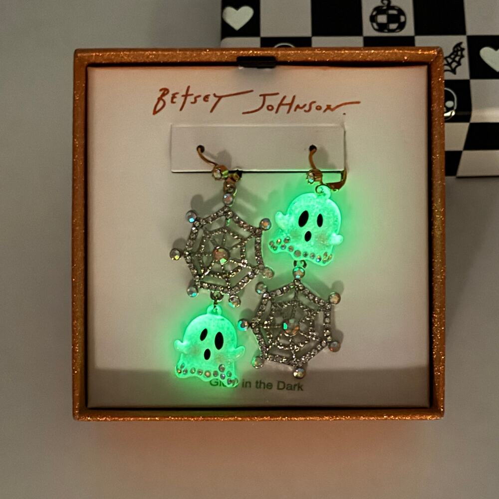 Betsey Johnson Ghost With Spider Web Glow In The Dark Drop Earrings Halloween